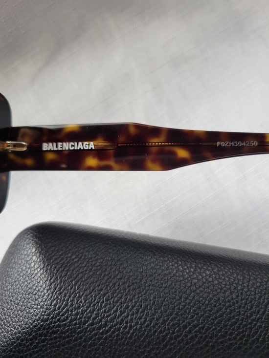 Balenciaga Women\'s Tortoise Square Sunglasses - Brown Gradient Lenses Unisex